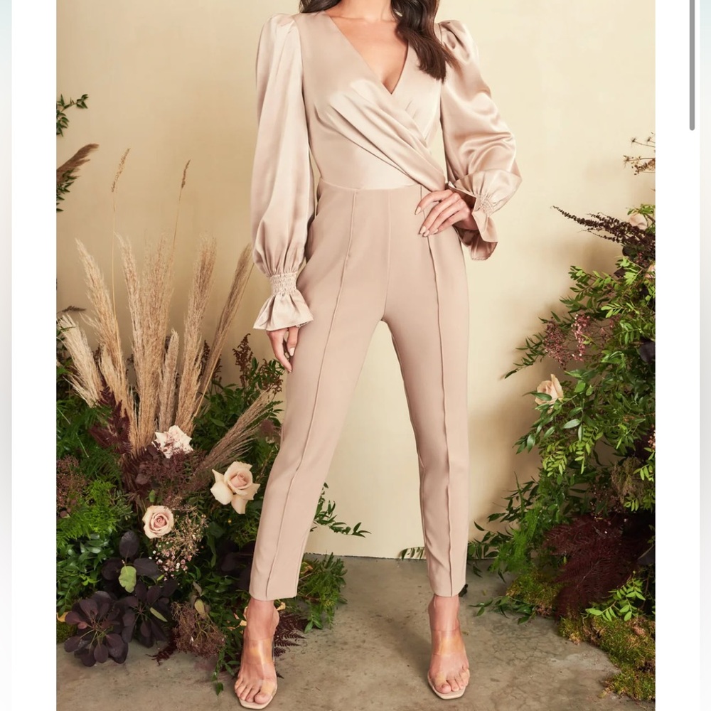 Elegant Beige Jumpsuit with Puff Sleeves